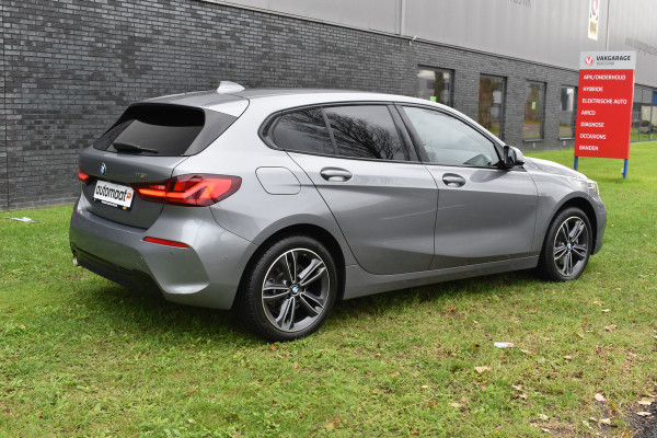 BMW 1-serie 118i Sport Line 1.5 100kW Automaat/Navigatie/carplay/stoelverwarming/btw auto