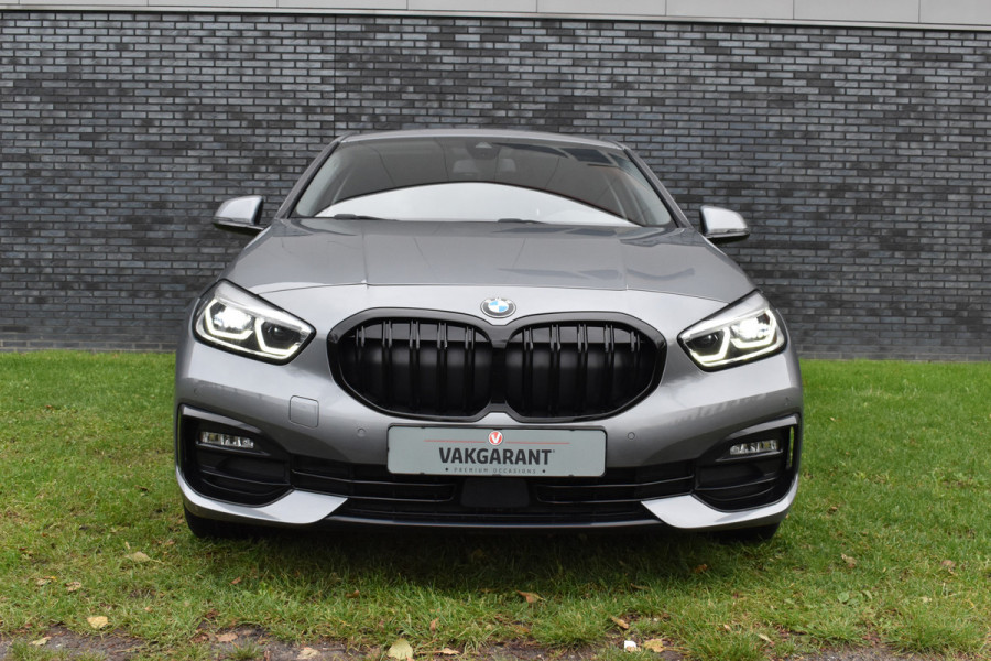 BMW 1-serie 118i Sport Line 1.5 100kW Automaat/Navigatie/carplay/stoelverwarming/btw auto