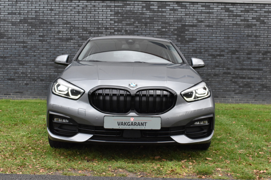 BMW 1-serie 118i Sport Line 1.5 100kW Automaat/Navigatie/carplay/stoelverwarming/btw auto