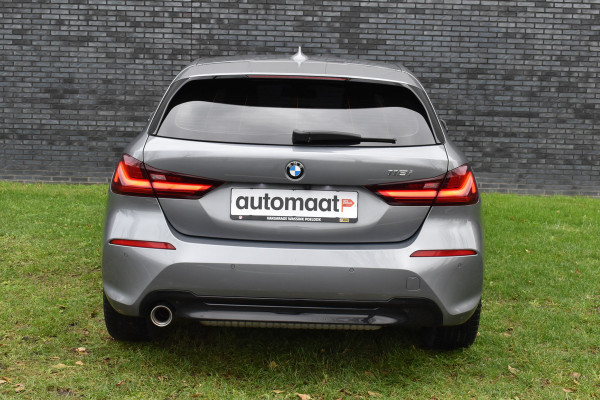 BMW 1-serie 118i Sport Line 1.5 100kW Automaat/Navigatie/carplay/stoelverwarming/btw auto