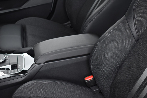 BMW 1-serie 118i Sport Line 1.5 100kW Automaat/Navigatie/carplay/stoelverwarming/btw auto