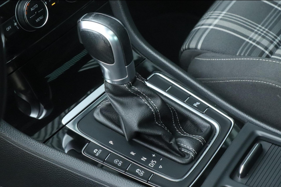 Volkswagen Golf 2.0 TDI GTD | PANO / VIRT.COCKPIT / VOL!