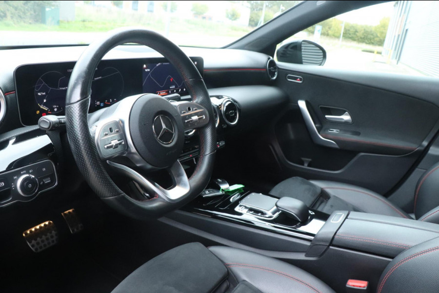 Mercedes-Benz A-Klasse A200 - Night Pakket - AMG - PANO - VOL!