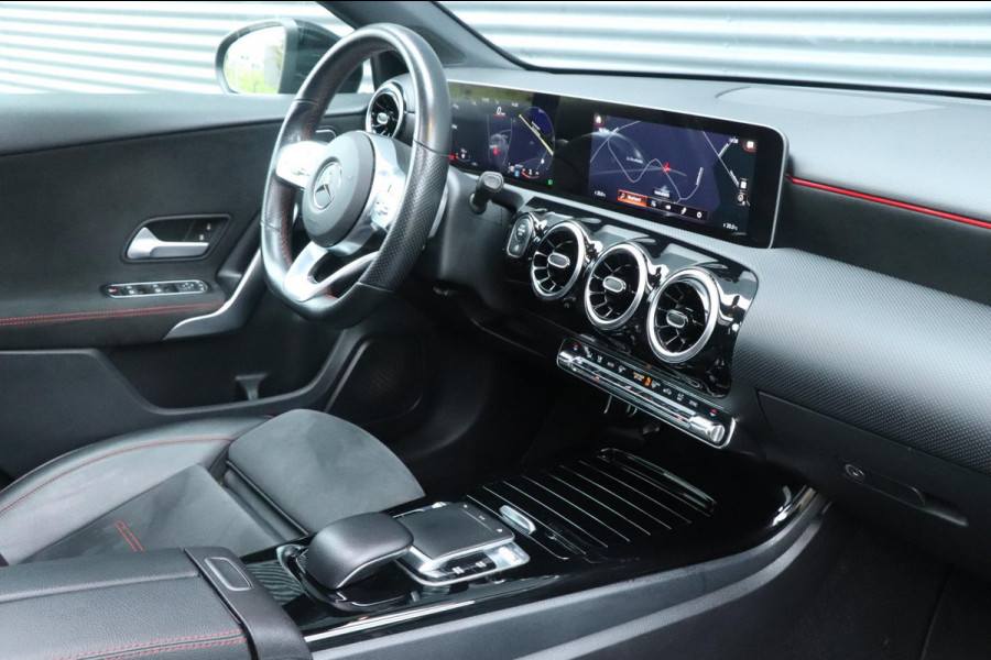 Mercedes-Benz A-Klasse A200 - Night Pakket - AMG - PANO - VOL!