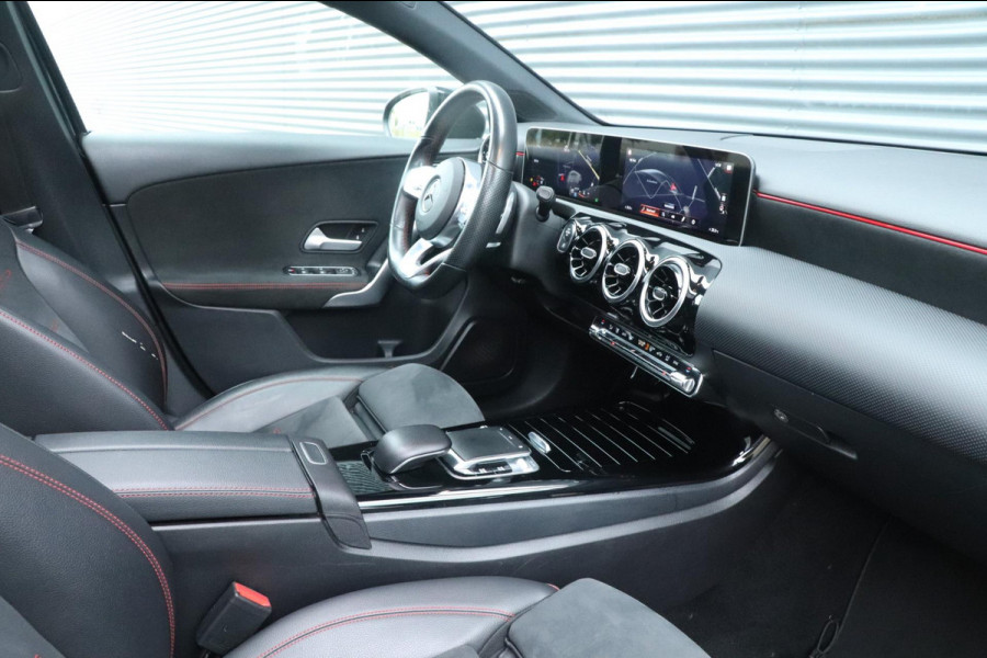 Mercedes-Benz A-Klasse A200 - Night Pakket - AMG - PANO - VOL!