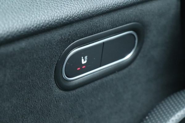 Mercedes-Benz A-Klasse A200 - Night Pakket - AMG - PANO - VOL!