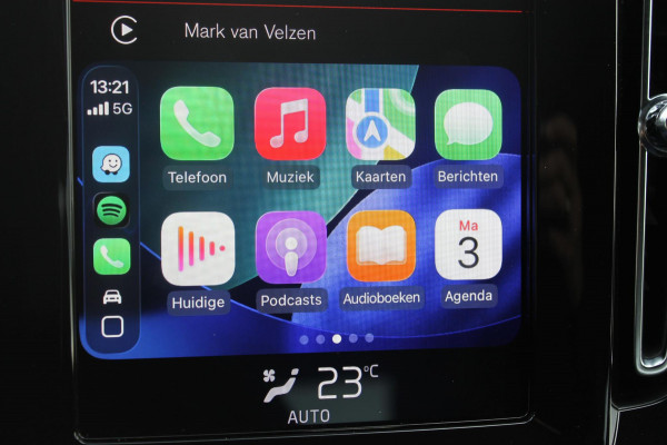 Volvo XC40 T3 163PK automaat Momentum Pro / Climate Control/ Cruise control/ elektrische achterklep/ Bluetooth/ Apple carplay/ Drive mode/ Parkeersensoren met camera/ Navigatie