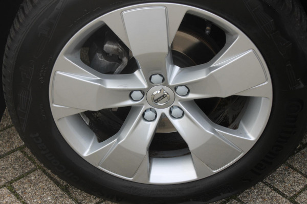 Volvo XC40 T3 163PK automaat Momentum Pro / Climate Control/ Cruise control/ elektrische achterklep/ Bluetooth/ Apple carplay/ Drive mode/ Parkeersensoren met camera/ Navigatie