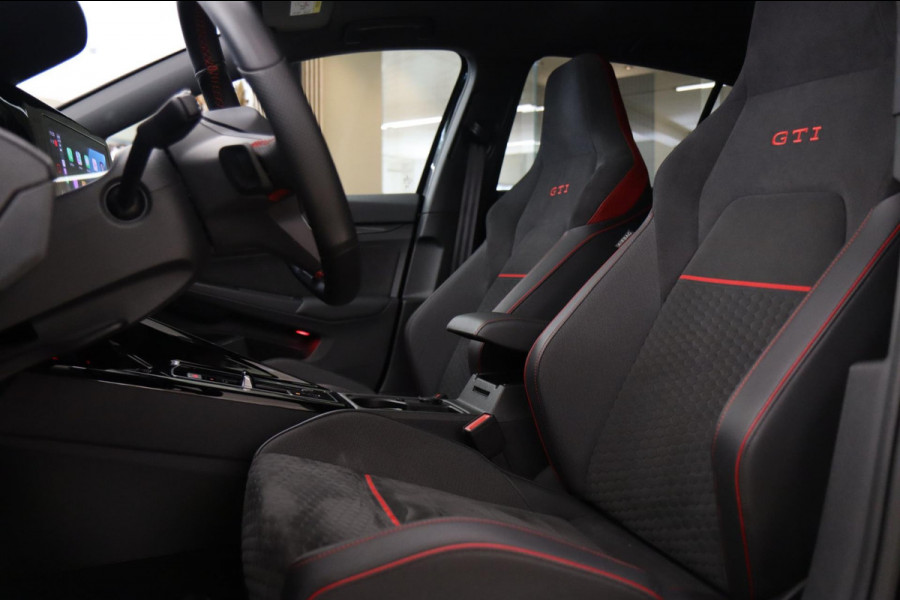 Volkswagen Golf 2.0 TSI GTI CLUBSPORT BLACKSTYLE /PANO/HK/SPECIAL/CAM/CARPLAY/IQ/VOLL