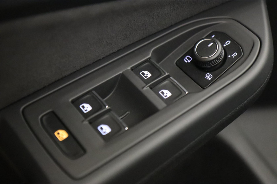 Volkswagen Golf 2.0 TSI GTI CLUBSPORT BLACKSTYLE /PANO/HK/SPECIAL/CAM/CARPLAY/IQ/VOLL