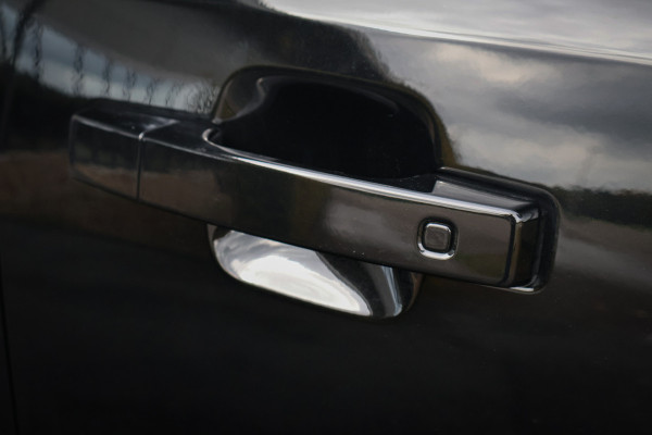 Land Rover Defender 110 P300e X-Dynamic SE | URBAN | ADAPTIVE CRUISE | 360 CAMERA | PANORAMADAK | VOORRUITVERWARMING | MERIDIAN | ELEKTRISCHE STOELE NEW