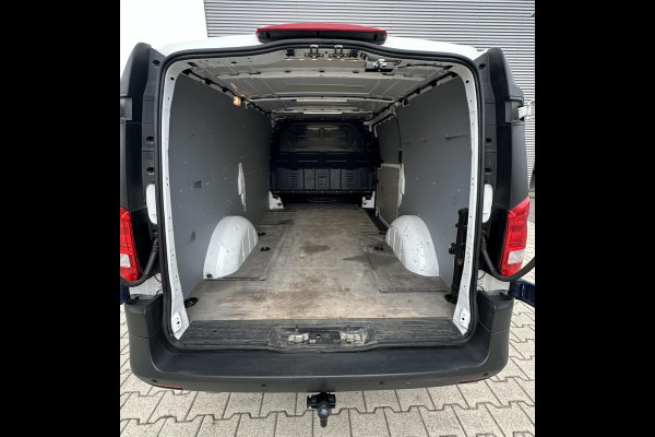 Mercedes-Benz Vito 111 CDI Lang Airco Trekhaak in supermooie goede staat. TOPBUS