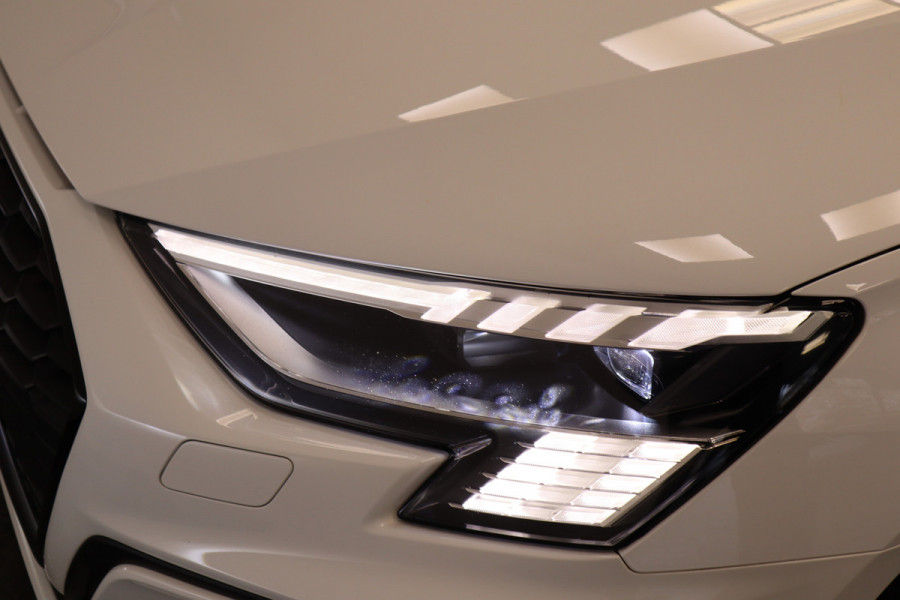 Audi A3 Limousine 35 TFSI S edition 2x S-line Panoramadak Sfeerverlichting