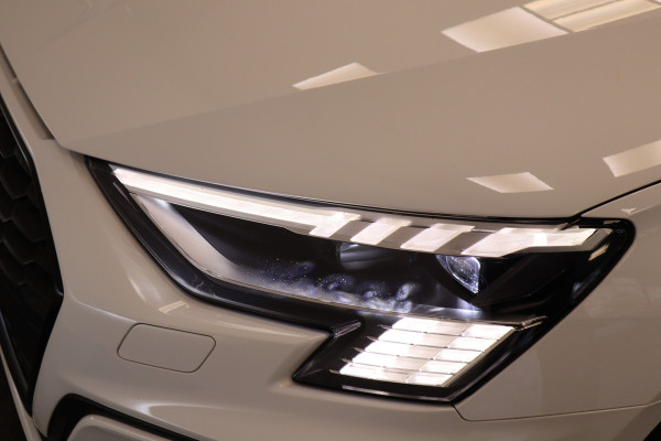 Audi A3 Limousine 35 TFSI S edition 2x S-line Panoramadak Sfeerverlichting