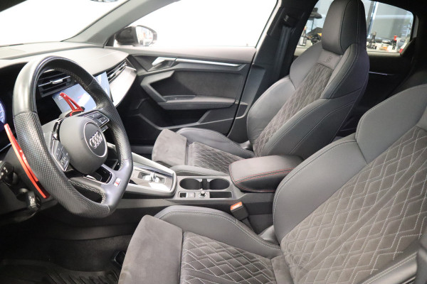 Audi A3 Limousine 35 TFSI S edition 2x S-line Panoramadak Sfeerverlichting