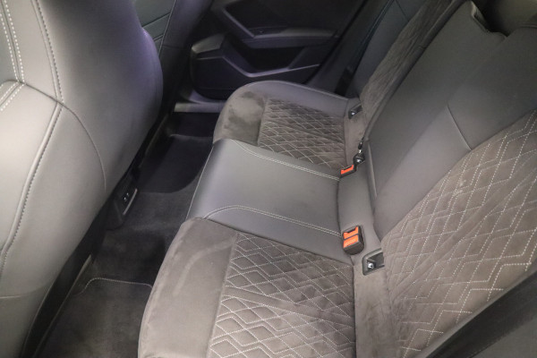 Audi A3 Limousine 35 TFSI S edition 2x S-line Panoramadak Sfeerverlichting