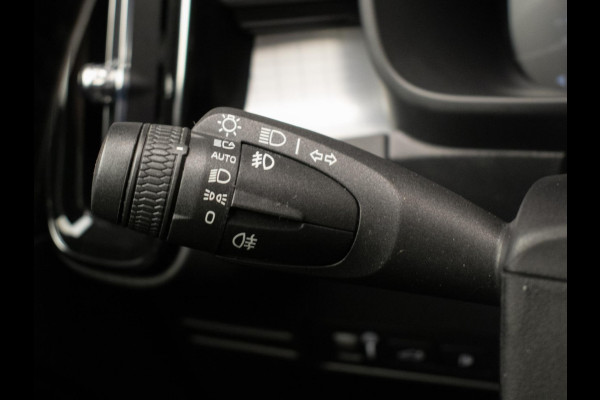 Volvo XC40 1.5 T4 Recharge Inscription Expression (APPLE CARPLAY,NAVI,LED,HARMAN/KARDON,SPORTSTOELEN,TREKHAAK,360 VIEW,CAMERA,PDC)