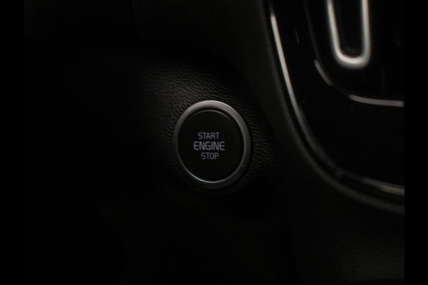 Volvo XC40 1.5 T4 Recharge Inscription Expression (APPLE CARPLAY,NAVI,LED,HARMAN/KARDON,SPORTSTOELEN,TREKHAAK,360 VIEW,CAMERA,PDC)