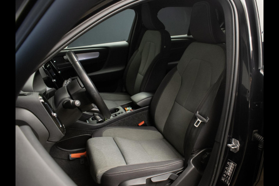 Volvo XC40 1.5 T4 Recharge Inscription Expression (APPLE CARPLAY,NAVI,LED,HARMAN/KARDON,SPORTSTOELEN,TREKHAAK,360 VIEW,CAMERA,PDC)