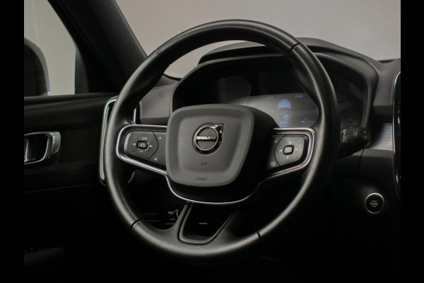 Volvo XC40 1.5 T4 Recharge Inscription Expression (APPLE CARPLAY,NAVI,LED,HARMAN/KARDON,SPORTSTOELEN,TREKHAAK,360 VIEW,CAMERA,PDC)