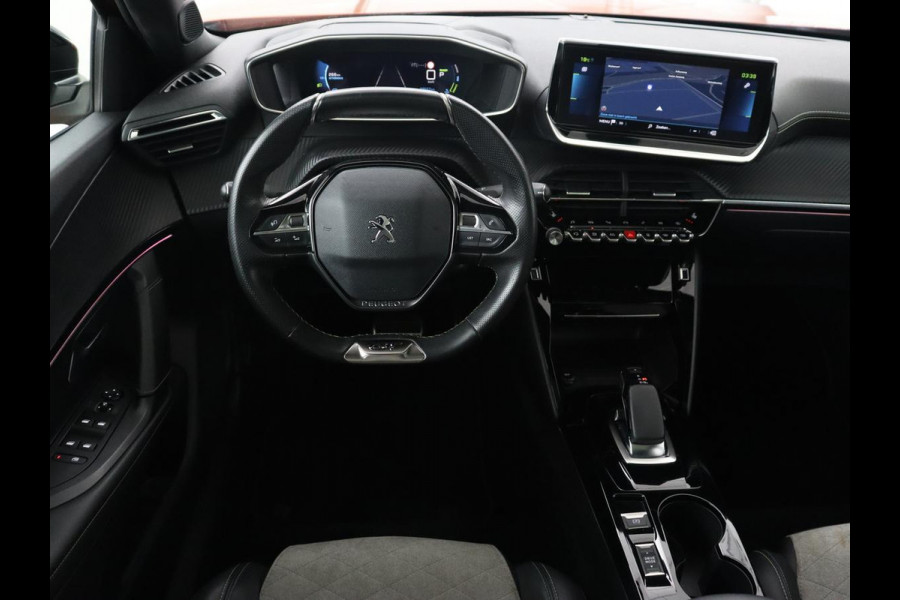 Peugeot e-2008 EV GT 50 kWh | Panoramadak | Stoelverwarming | Carplay | Adaptive cruise | Alcantara | Keyless | Camera | Full LED