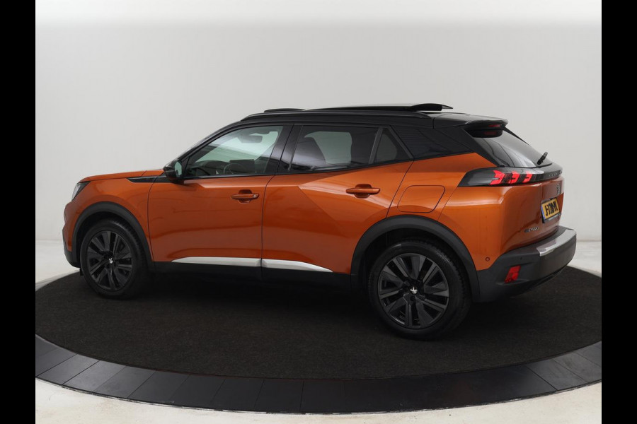 Peugeot e-2008 EV GT 50 kWh | Panoramadak | Stoelverwarming | Carplay | Adaptive cruise | Alcantara | Keyless | Camera | Full LED