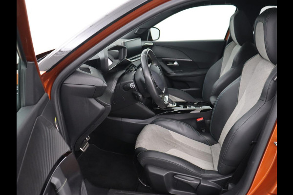 Peugeot e-2008 EV GT 50 kWh | Panoramadak | Stoelverwarming | Carplay | Adaptive cruise | Alcantara | Keyless | Camera | Full LED