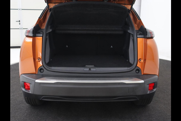 Peugeot e-2008 EV GT 50 kWh | Panoramadak | Stoelverwarming | Carplay | Adaptive cruise | Alcantara | Keyless | Camera | Full LED