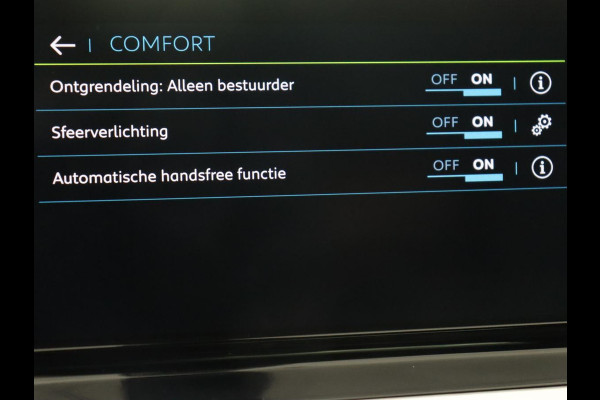 Peugeot e-2008 EV GT 50 kWh | Panoramadak | Stoelverwarming | Carplay | Adaptive cruise | Alcantara | Keyless | Camera | Full LED