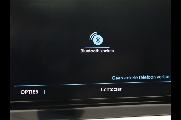 Peugeot e-2008 EV GT 50 kWh | Panoramadak | Stoelverwarming | Carplay | Adaptive cruise | Alcantara | Keyless | Camera | Full LED