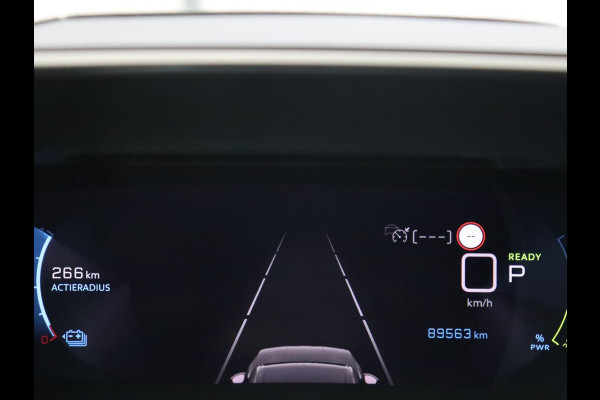 Peugeot e-2008 EV GT 50 kWh | Panoramadak | Stoelverwarming | Carplay | Adaptive cruise | Alcantara | Keyless | Camera | Full LED