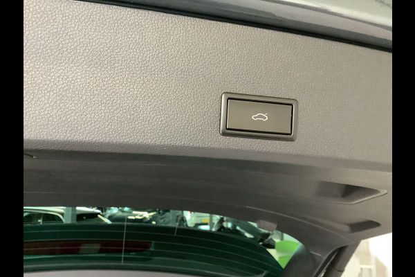Seat Ateca 1.5 TSI FR Business Intense Panodak, Automaat, Keyless entry en start, Dealer onderhouden Dodehoek detectie, Beats audio en wegklapbare trekhaak