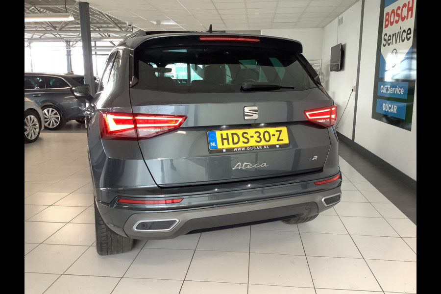 Seat Ateca 1.5 TSI FR Business Intense Panodak, Automaat, Keyless entry en start, Dealer onderhouden Dodehoek detectie, Beats audio en wegklapbare trekhaak