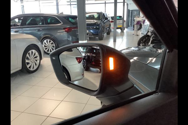 Seat Ateca 1.5 TSI FR Business Intense Panodak, Automaat, Keyless entry en start, Dealer onderhouden Dodehoek detectie, Beats audio en wegklapbare trekhaak