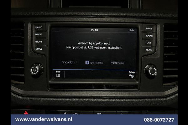 Volkswagen Crafter 2.0 TDI 141pk L3H3 L2H2 Euro6 Airco | 3000kg Trekhaak | Apple Carplay | Android Auto Cruisecontrol, Stoelverwarming, Parkeersensoren, Bijrijdersbank