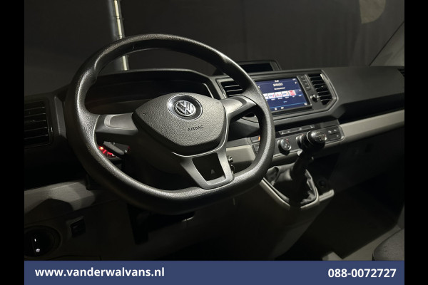 Volkswagen Crafter 2.0 TDI 141pk L3H3 L2H2 Euro6 Airco | 3000kg Trekhaak | Apple Carplay | Android Auto Cruisecontrol, Stoelverwarming, Parkeersensoren, Bijrijdersbank