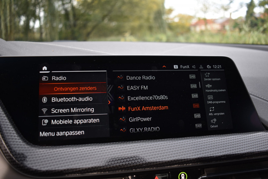 BMW 1-serie 118IA 140PK AUT. BUSINESS SPORT-LINE NAVI/LED/CAMERA/CARPLAY