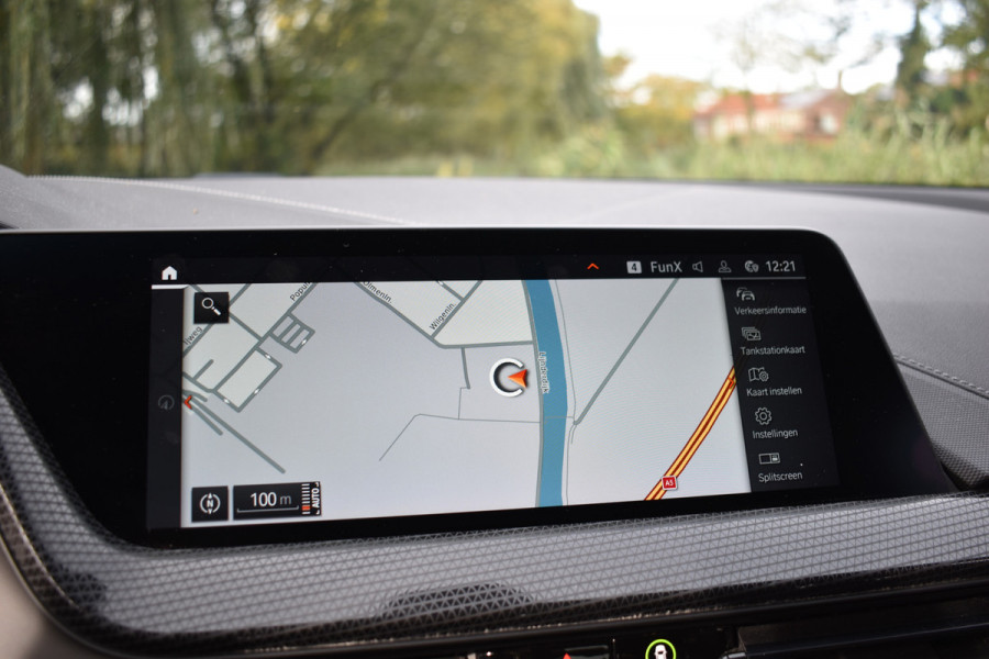 BMW 1-serie 118IA 140PK AUT. BUSINESS SPORT-LINE NAVI/LED/CAMERA/CARPLAY