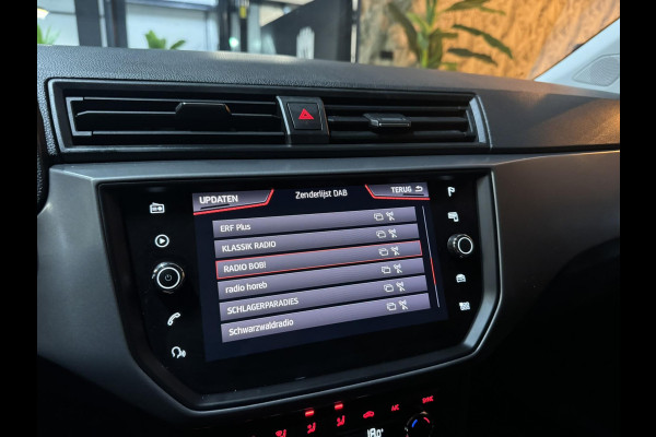 Seat Ibiza 1.0 TSI Style Garantie Trekhaak Carplay StoelVW Beats DAB PDC Led Cruise Clima Navi Rijklaar