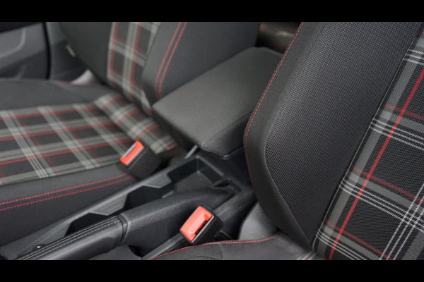 Volkswagen Polo 2.0 TSI GTI AUTOMAAT-ACC-BEATS-CAMERA-CARPLAY-KEYLESS-LED-MODE-NAVIGATIE-PANORAMA-VIRTUEEL