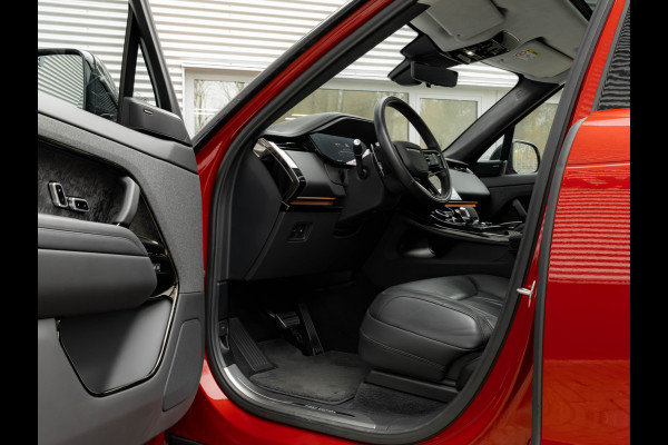 Land Rover Range Rover Sport 3.0 P510e First Edition - Pano - Rear Seat Entertainment - 4-wiel Sturing