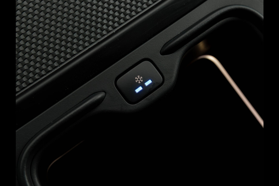 Land Rover Range Rover Sport 3.0 P510e First Edition - Pano - Rear Seat Entertainment - 4-wiel Sturing