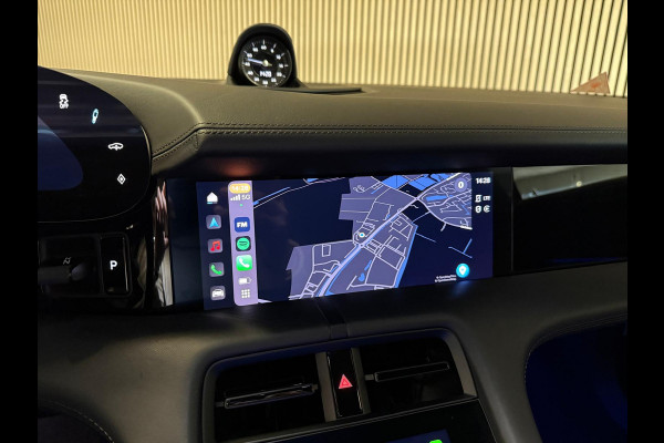 Porsche Taycan Cross Turismo 4 93 kWh OFFROAD DESIGN-18 WEGS-WARMTEPOMP-PANORAMA-CHRONO-ZEER COMPL