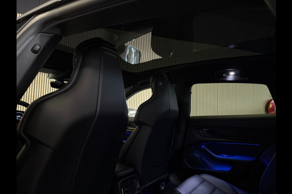 Porsche Taycan Cross Turismo 4 93 kWh OFFROAD DESIGN-18 WEGS-WARMTEPOMP-PANORAMA-CHRONO-ZEER COMPL