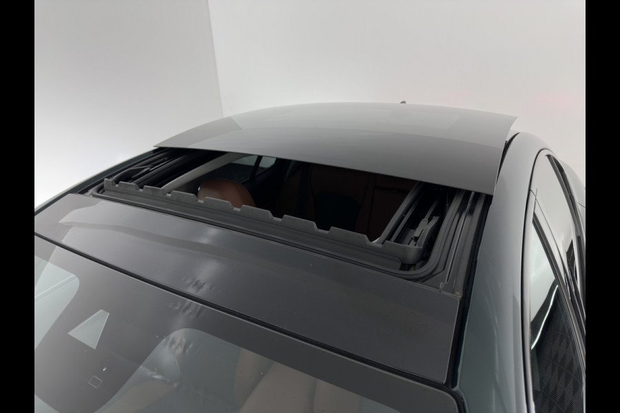 Alfa Romeo Giulia 2.0T Sprint (INCL-BTW) Aut. *PANO | LEATHER-FABRIC | XENON | ADAPTIVE-CRUISE | BLIND-SPOT | SPORTSEATS | CAMERA | NAVI-FULLMAP | DAB+ | SHIFT-PADDLES | PRIVACY-GLASS | LANE-ASSIST | BLINDSPOT | KEYLESS |