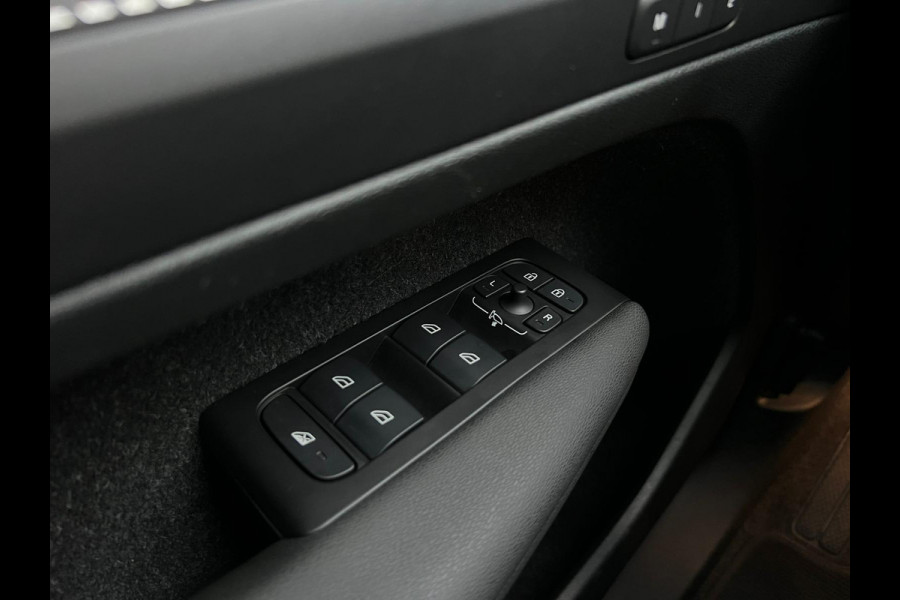 Volvo XC40 Recharge P8 AWD R-Design NL AUTO | LEDER | CAMERA | HARMAN KARDON | STUURWIEL VERW
