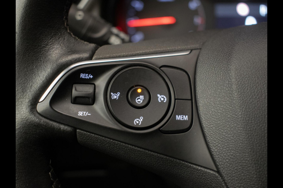 Opel Grandland X 1.2 Turbo Business Executive Sport (APPLE CARPLAY,NAVI,LED,STOELVERWARMING,LANE ASSIST,PDC,CRUISE,SPORTSTOELEN)