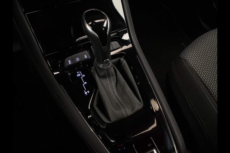 Opel Grandland X 1.2 Turbo Business Executive Sport (APPLE CARPLAY,NAVI,LED,STOELVERWARMING,LANE ASSIST,PDC,CRUISE,SPORTSTOELEN)