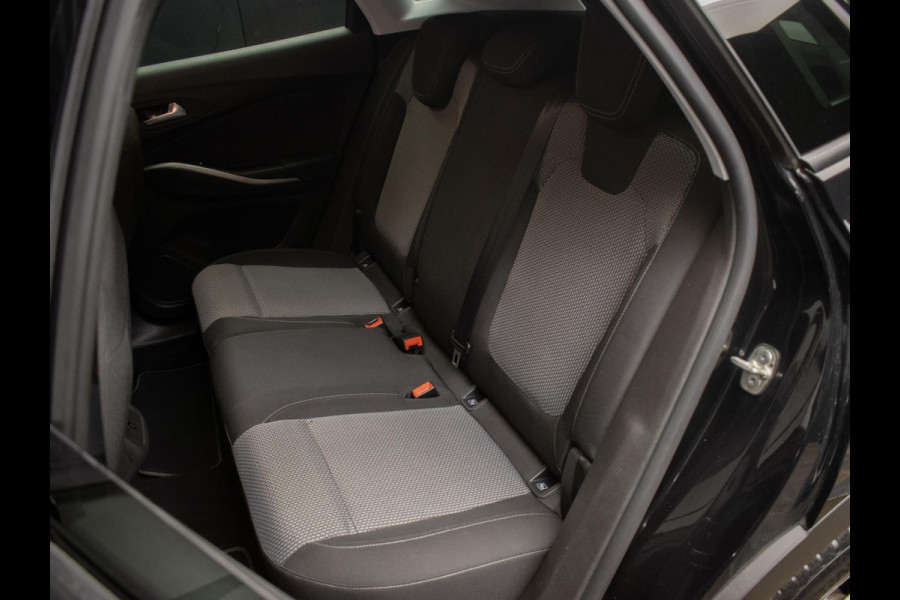 Opel Grandland X 1.2 Turbo Business Executive Sport (APPLE CARPLAY,NAVI,LED,STOELVERWARMING,LANE ASSIST,PDC,CRUISE,SPORTSTOELEN)