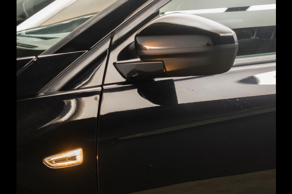 Opel Grandland X 1.2 Turbo Business Executive Sport (APPLE CARPLAY,NAVI,LED,STOELVERWARMING,LANE ASSIST,PDC,CRUISE,SPORTSTOELEN)